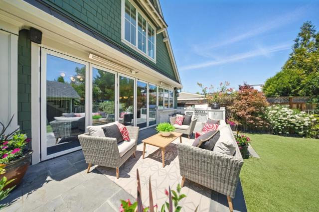852 Paloma Avenue, Burlingame CA: https://media.crmls.org/mediaz/99939bb8-c127-4905-956f-cf8dbdf31f1e.jpg