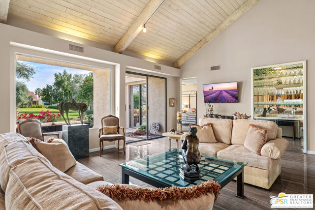 138 Desert West, Rancho Mirage CA: https://media.crmls.org/mediaz/99942830-a550-4fad-ba51-8d1d3cbf7b20.jpg
