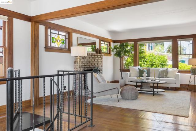 769 Santa Ray Ave, Oakland CA: https://media.crmls.org/mediaz/999493dc-34e4-45cd-b02e-c382548a4cd9.jpg
