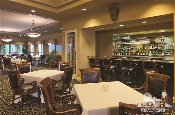 Clubhouse bar and restaurant