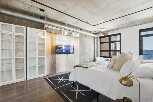877 Island Ave, San Diego CA: https://media.crmls.org/mediaz/9996c0da-a4ad-4290-9fa5-1ecfffb165aa.jpg