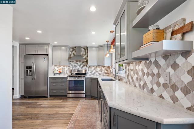 4467 Terra Granada Dr, Walnut Creek CA: https://media.crmls.org/mediaz/9996d731-4bae-4e4c-80b3-ebca531f185d.jpg