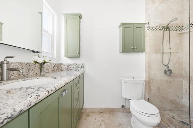 Image 18 of 26 For 2772 Ariane Dr  70