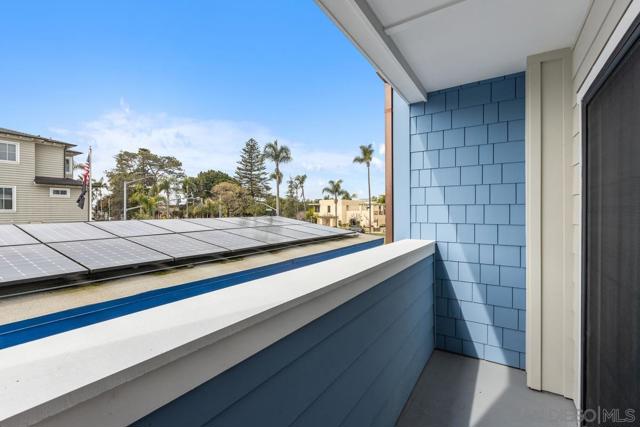 551 Orange Ave, Coronado CA: https://media.crmls.org/mediaz/99973c13-ca5c-4204-adc2-e608ccdcc7ae.jpg
