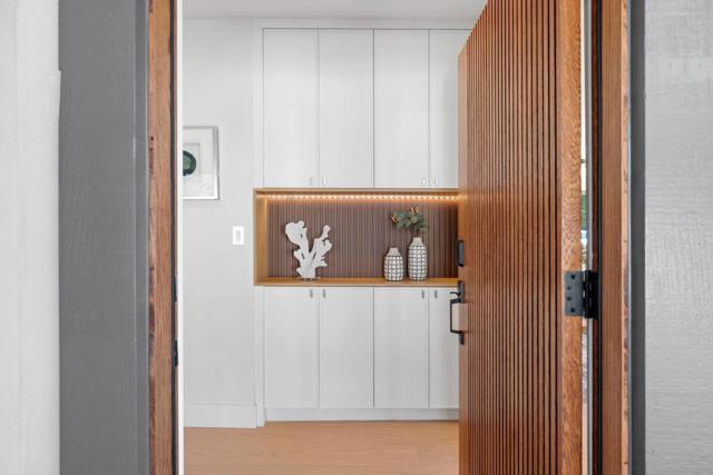 2205 Adeline Drive, Burlingame CA: https://media.crmls.org/mediaz/9997525d-491c-4da4-b03e-f3afd0917787.jpg