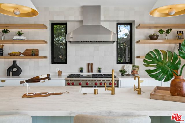 13048 Rose Avenue, Los Angeles CA: https://media.crmls.org/mediaz/99979ccd-b54a-4e21-af06-6b82bb32109e.jpg