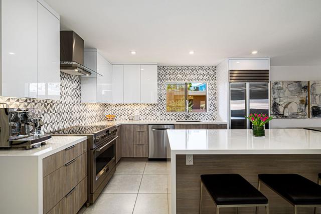 2696 S Sierra Madre, Palm Springs CA: https://media.crmls.org/mediaz/9997e55e-2a74-42c9-8da1-4fd7a4390a34.jpg