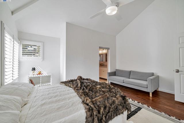 6192 Lakeview Cir, San Ramon CA: https://media.crmls.org/mediaz/9998aae8-1eec-47bd-a00a-0f754b83d9c0.jpg