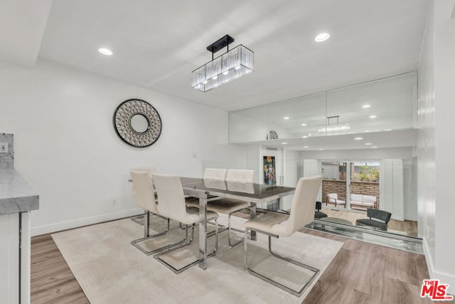 13224 Admiral Avenue, Marina del Rey CA: https://media.crmls.org/mediaz/999a2f63-f267-40b2-b8c2-b5b256fc34c8.jpg
