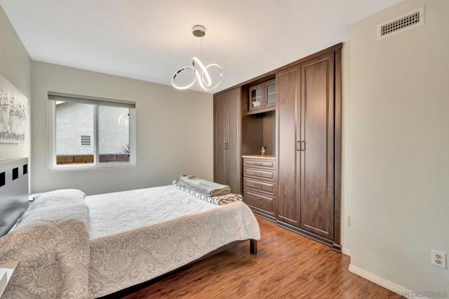 1976 Vineyard Ave, Vista CA: https://media.crmls.org/mediaz/999a7657-6def-4545-9ad9-c32a8eec2841.jpg