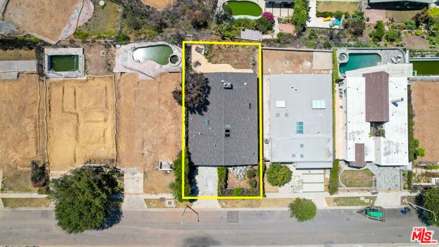 18128 Kingsport Drive, Malibu CA: https://media.crmls.org/mediaz/999ad2d1-5f91-4d3a-9e06-e914fbdf39c7.jpg
