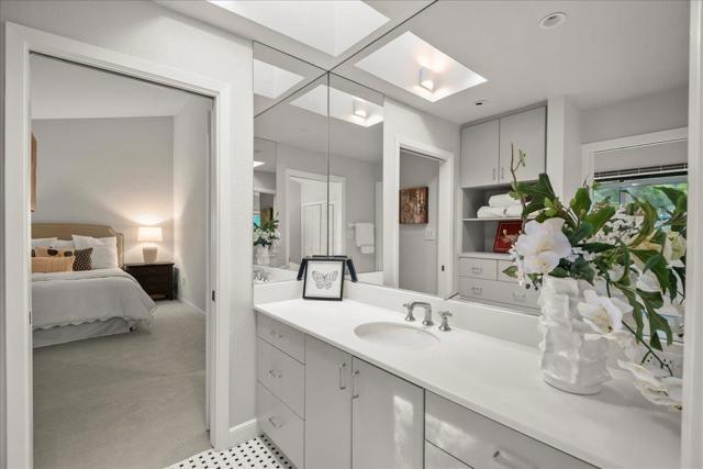 28140 Story Hill Lane, Los Altos Hills CA: https://media.crmls.org/mediaz/999af9ef-334a-43f4-8c17-61072f87faff.jpg
