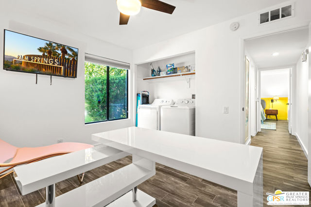 2180 S Palm Canyon Drive, Palm Springs CA: https://media.crmls.org/mediaz/999b0073-c127-4406-a491-081d29592d40.jpg