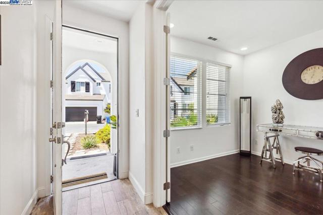 366 Karelian St, Danville CA: https://media.crmls.org/mediaz/999b89d3-d1bd-47e8-96df-d4a7bb867068.jpg