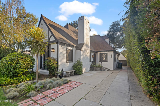 263 San Miguel Road, Pasadena CA: https://media.crmls.org/mediaz/999bdf7c-9c62-435b-b545-8adc30059a87.jpg