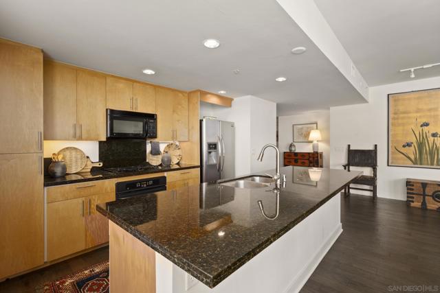 3812 Park Blvd, San Diego CA: https://media.crmls.org/mediaz/999cb82e-abc5-4035-9bb6-9a67ed5f9fe3.jpg
