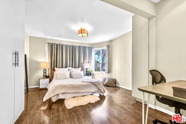 11670 W Sunset Boulevard, Los Angeles CA: https://media.crmls.org/mediaz/999d2f6a-99ef-4520-b484-a82bbe15f93c.jpg