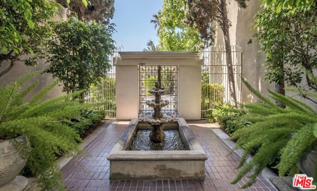8455 Fountain Avenue, West Hollywood CA: https://media.crmls.org/mediaz/999d5511-2f4a-451e-aacc-c2d9b783d44c.jpg
