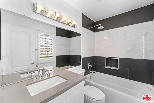 1003 Muirfield Drive, Newport Beach CA: https://media.crmls.org/mediaz/999d59c8-4641-41cd-97b7-adf67f9c978a.jpg