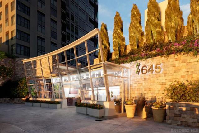 645 Front St, San Diego CA: https://media.crmls.org/mediaz/999d6341-7202-4694-b04a-887de6e9cd87.jpg