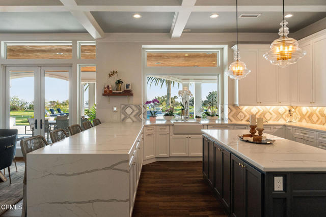 1069 Corte Barroso, Camarillo CA: https://media.crmls.org/mediaz/999dabe0-5625-4a70-9378-871693803ff9.jpg