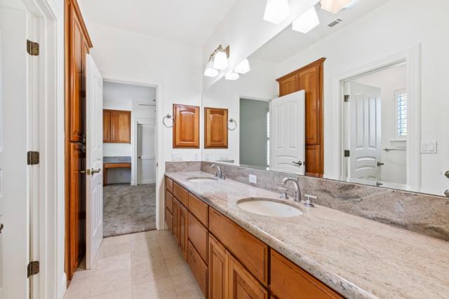 5000 Peach Blossom Lane, Oakdale CA: https://media.crmls.org/mediaz/999deedd-8d52-4616-8883-44e9d8f98acd.jpg