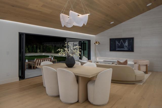 5826 Soledad Mountain Rd, La Jolla CA: https://media.crmls.org/mediaz/999e34cf-346a-48fd-b943-4cab664b2284.jpg
