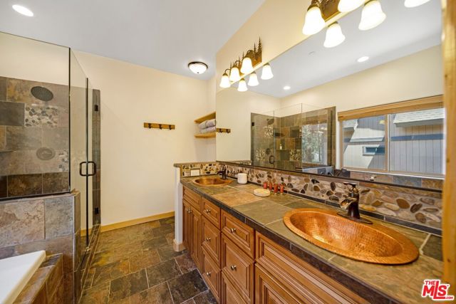 919 Mcalister Road, Big Bear City CA: https://media.crmls.org/mediaz/99a03508-4413-4257-aaf4-c2e7fcc3e27b.jpg