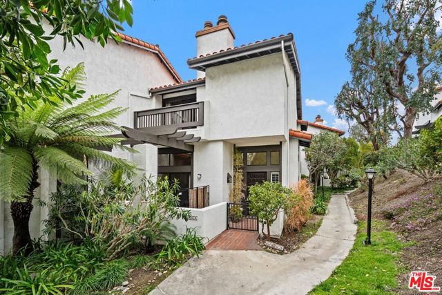 1555 Palisades Dr, Pacific Palisades, CA 90272