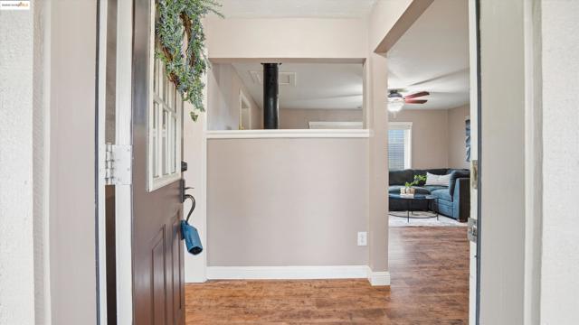 5372 Tule Tree Ln, Oakley CA: https://media.crmls.org/mediaz/99a054fe-7e10-40ae-8197-b888b8ff6555.jpg