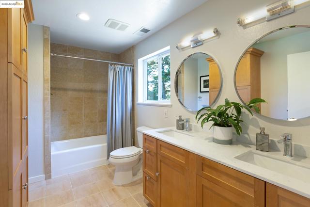 Image 11 of 31 For 5649 Castle Dr.
