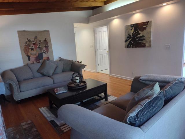 136 Lorie Court, Walnut Creek CA: https://media.crmls.org/mediaz/99a0a925-5188-4217-920f-37cefa16d9ba.jpg