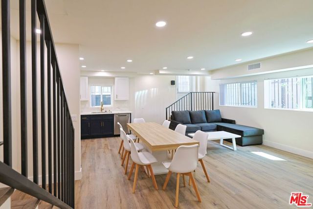 1237 W 25th Street, Los Angeles CA: https://media.crmls.org/mediaz/99a0c102-f5bb-463e-95f0-fae73f7e9e72.jpg