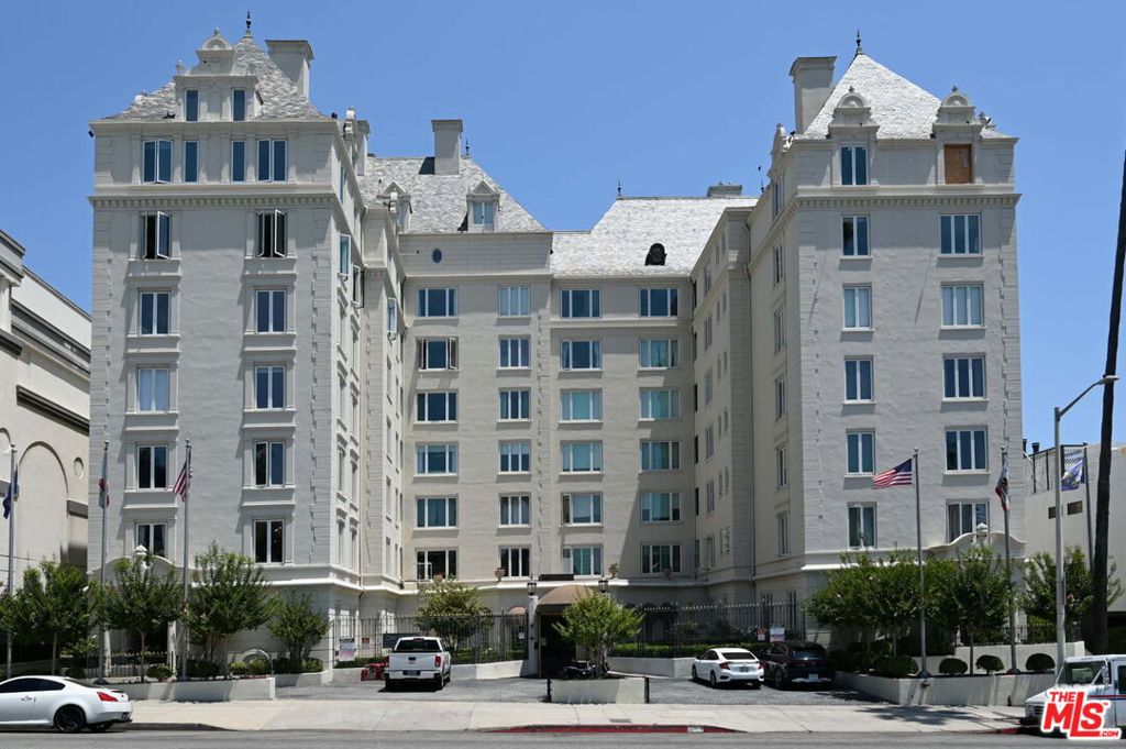 1424 N Crescent Heights Boulevard #28