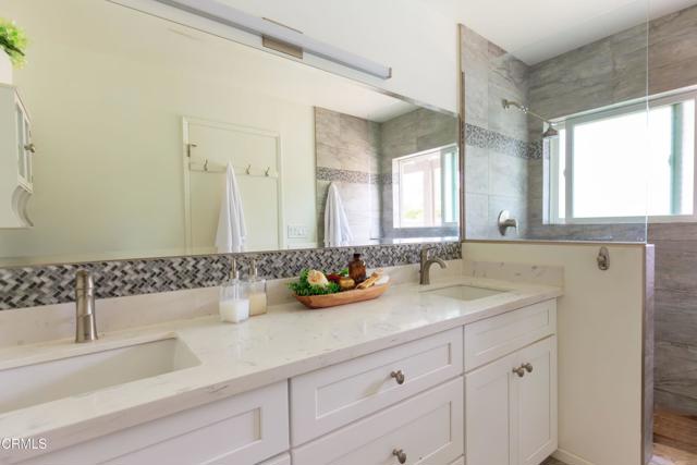 5519 Terrace Drive, La Crescenta CA: https://media.crmls.org/mediaz/99a152d1-25ff-41ff-915e-33c4bf8bee10.jpg