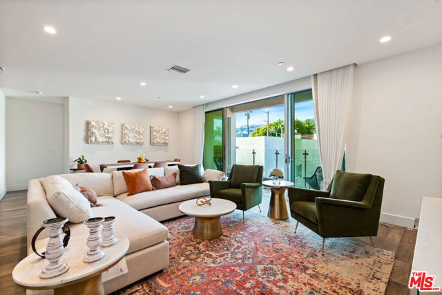 728 N Sweetzer Avenue, West Hollywood CA: https://media.crmls.org/mediaz/99a16167-a834-464f-a259-453a3c63494f.jpg
