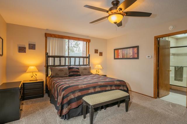 39470 Lake Dr, Big Bear CA: https://media.crmls.org/mediaz/99a234e0-098d-47fa-97b2-09338f4b58d5.jpg