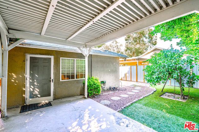 5353 Don Pio Drive, Woodland Hills CA: https://media.crmls.org/mediaz/99a26aa3-11aa-4c8e-a416-ab9a51be607e.jpg