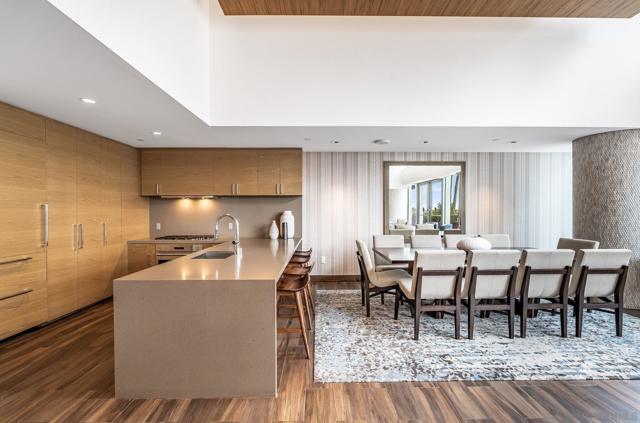 888 W E Street, San Diego CA: https://media.crmls.org/mediaz/99a2ea68-c80f-4d52-bd7c-ef3955b9d8dc.jpg