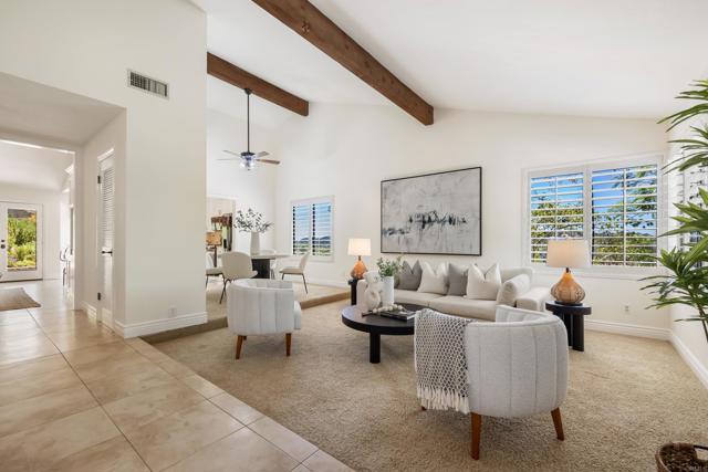 28551 Meadow Glen Way W, Escondido CA: https://media.crmls.org/mediaz/99a3d78b-1426-48b5-8935-35ccf193ba17.jpg