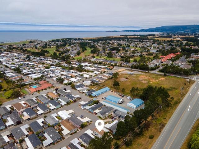 22 Seascape Drive, Half Moon Bay CA: https://media.crmls.org/mediaz/99a568e9-cd19-40d7-bbbc-61c9d7c86d9c.jpg
