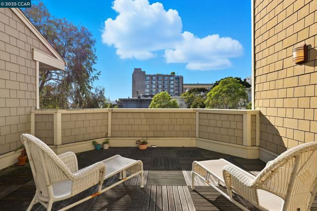 1700 Gough St, San Francisco CA: https://media.crmls.org/mediaz/99a58c6d-3e7b-48f3-acc4-90d656dbd76e.jpg