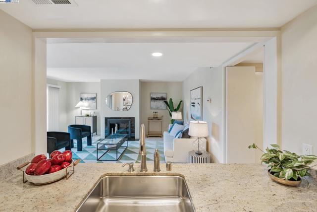 675 Sharon Park Dr, Menlo Park CA: https://media.crmls.org/mediaz/99a63515-4886-4500-bf39-6fab620b12d8.jpg
