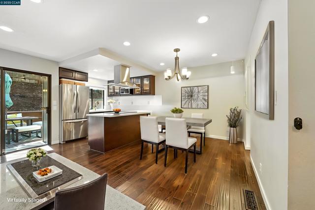 1624 San Luis Rd, Walnut Creek CA: https://media.crmls.org/mediaz/99a66580-55a8-41ed-b12a-f3a1356f7ecd.jpg