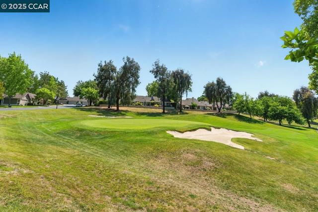 624 Doral Dr, Danville CA: https://media.crmls.org/mediaz/99a6c3f0-7421-45ff-87f6-97c582870f02.jpg