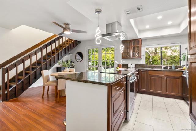 2362 Altisma Way, Carlsbad CA: https://media.crmls.org/mediaz/99a8016d-afb1-4e95-9ea3-945433aaeddd.jpg