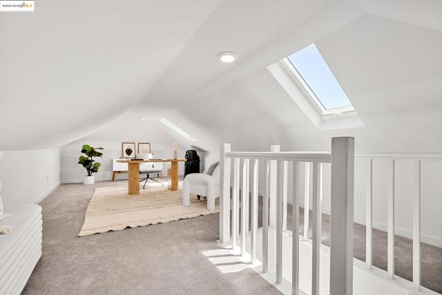 2842 Ashby Ave, Berkeley CA: https://media.crmls.org/mediaz/99a9e3ef-4e66-408b-91fc-431d75ed4780.jpg