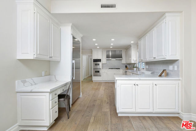 5449 S Rim Street, Thousand Oaks CA: https://media.crmls.org/mediaz/99aa9ef2-5c5d-413a-8645-0ea4b1027211.jpg