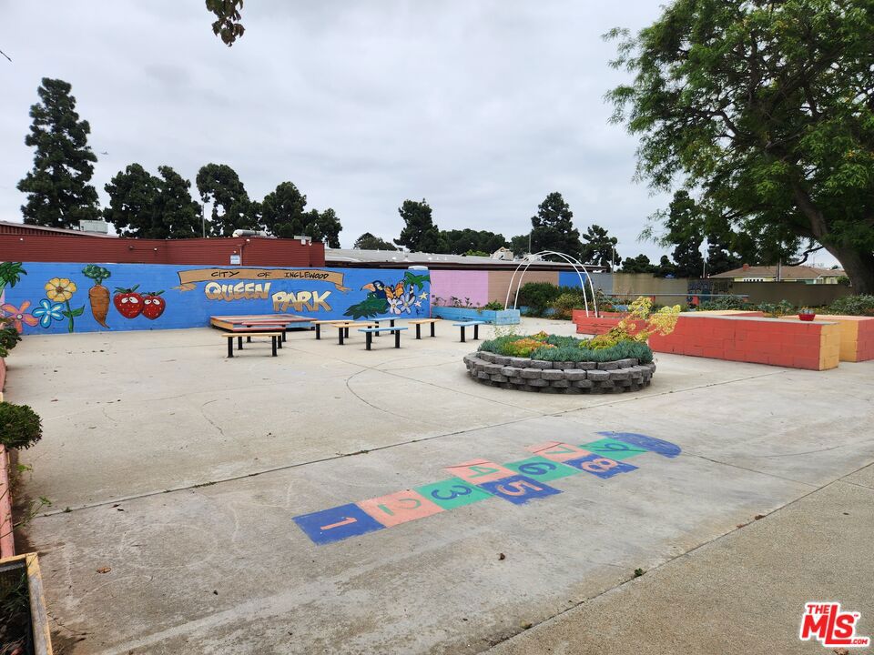 https://media.crmls.org/mediaz/99ab743a-8e34-4e06-a35f-389f0f2118ae.jpg?preset=X-Large