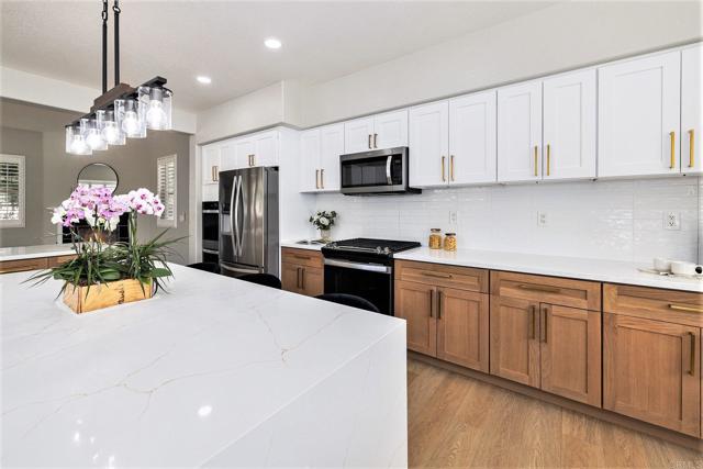 Detail Gallery Image 9 of 31 For 1924 Crossroads St, Chula Vista,  CA 91915 - 5 Beds | 4 Baths